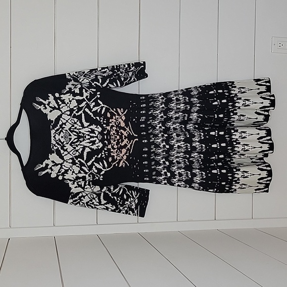 GABBY SKYE large black and white sweater midi dress - Picture 2 of 5